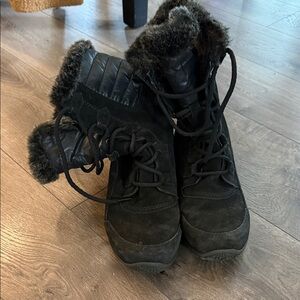 The North Face Black Faux-Fur Lace-Up Insulated Winter Boots